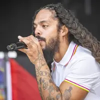 خواننده بریتانیایی: از فریاد «مرگ بر ارتش اسرائیل» پشیمان نیستم