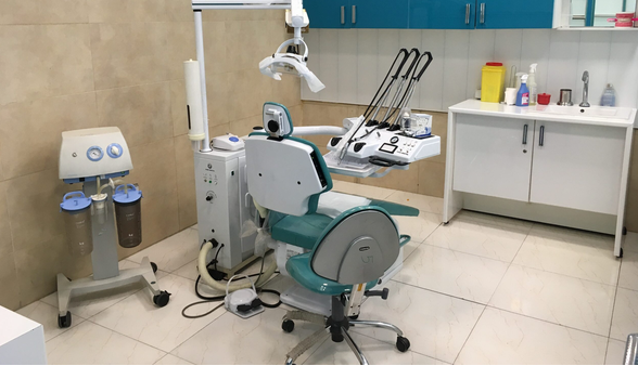 شناسایی دندانپزشک قلابی در حین کار در منزل مسکونی در شیراز