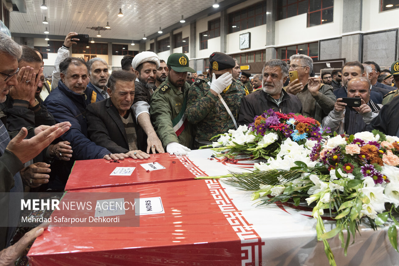 آیین استقبال از پیکر ۶ شهید گمنام دفاع مقدس در شهرکرد