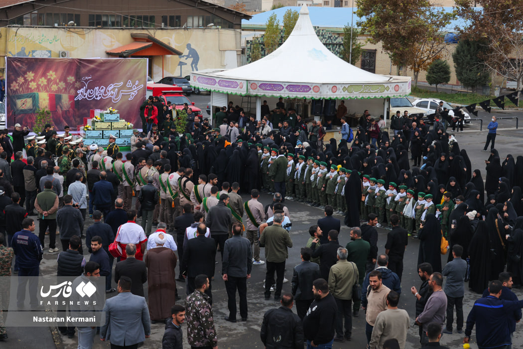 عکس/استقبال مردم کرج از ۱۰ شهید گمنام