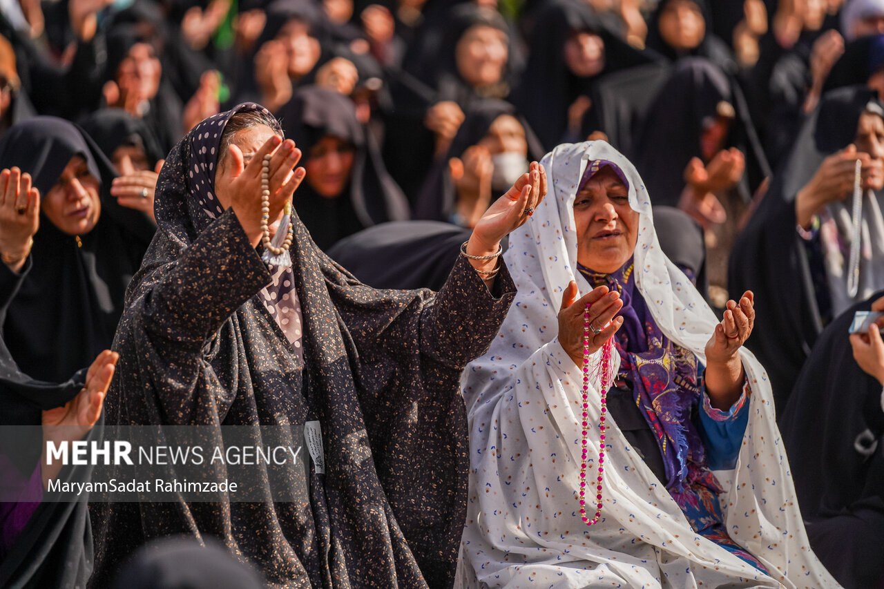 عکس/ اقامه نماز باران در حرم مطهر شاهچراغ(ع)