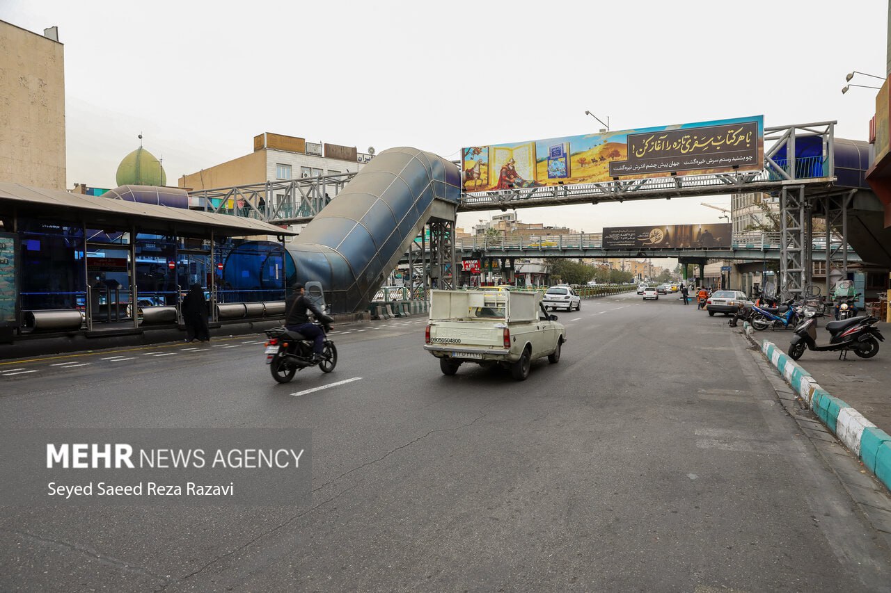 رونمایی از بنرهای نصب شده «با هر کتاب سفری تازه را آغاز کن»