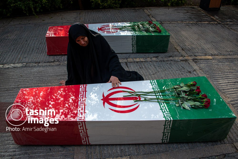 عکس/ استقبال از پیکر مطهر ۱۶ شهید گمنام در شیراز