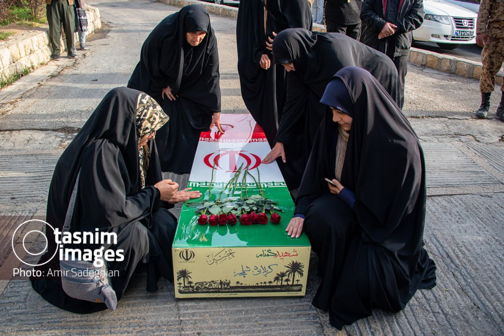 عکس/ استقبال از پیکر مطهر ۱۶ شهید گمنام در شیراز