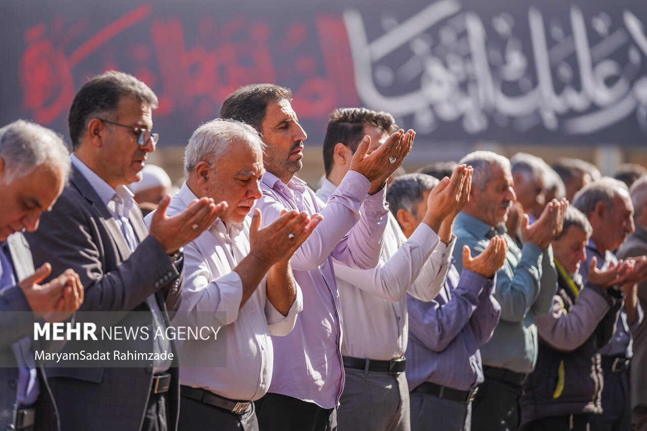 عکس/ اقامه نماز باران در حرم مطهر شاهچراغ(ع)