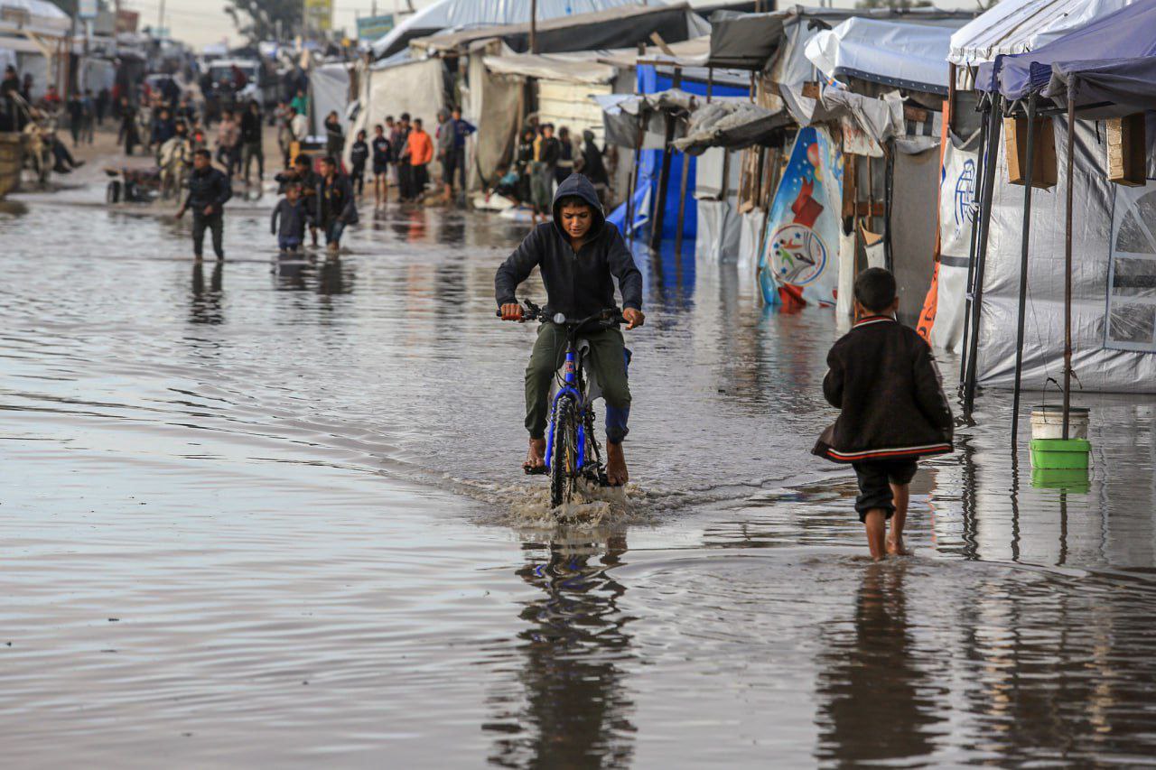 چادرهای مردم غزه غرق در آب