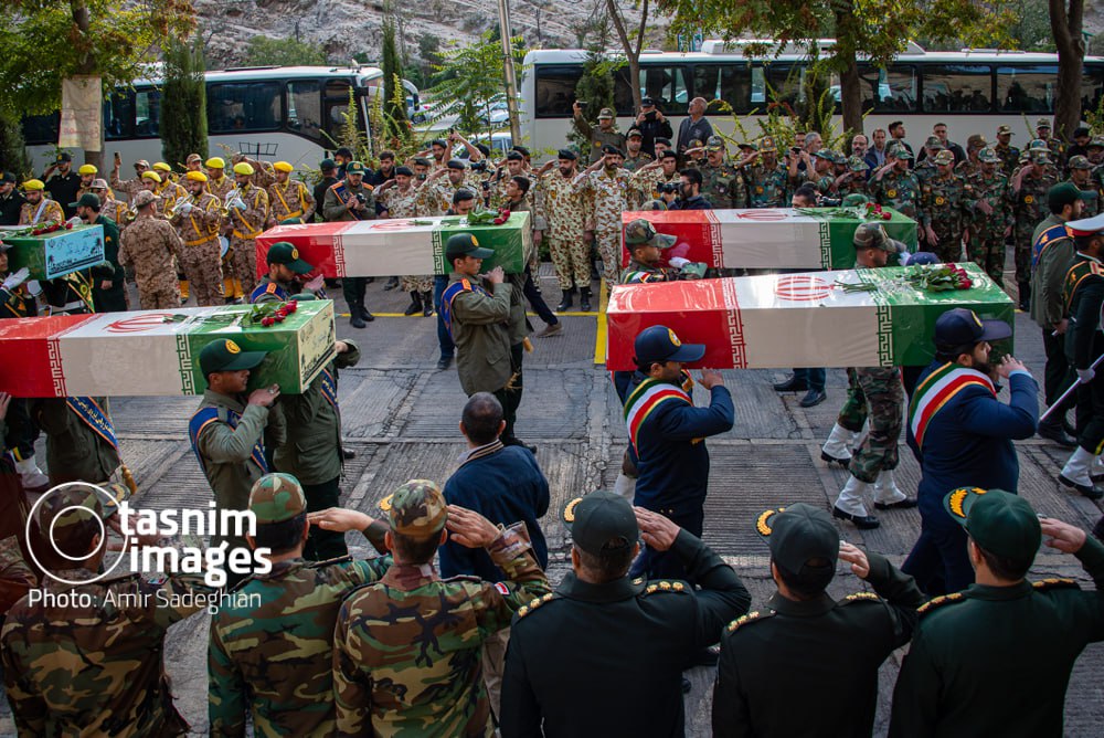 عکس/ استقبال از پیکر مطهر ۱۶ شهید گمنام در شیراز