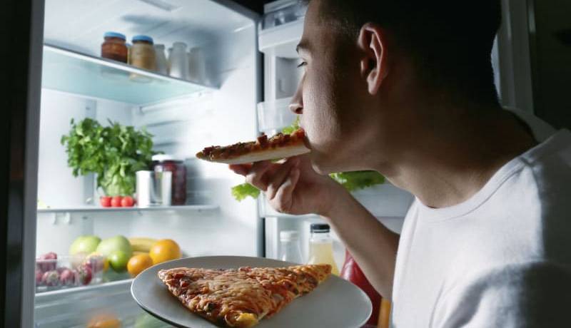 منوی سیاهوسفید میانوعدههای شبانه