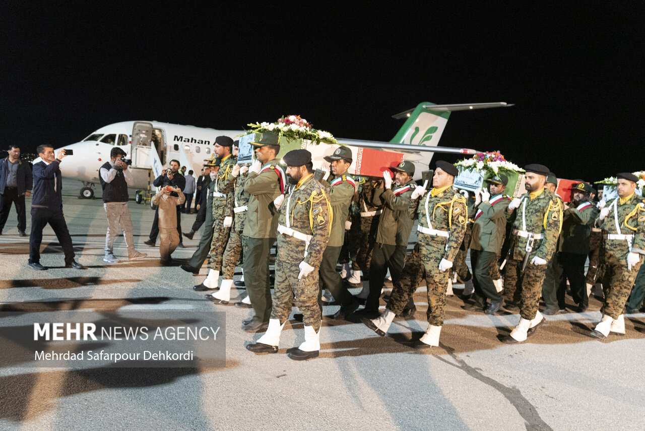 آیین استقبال از پیکر ۶ شهید گمنام دفاع مقدس در شهرکرد