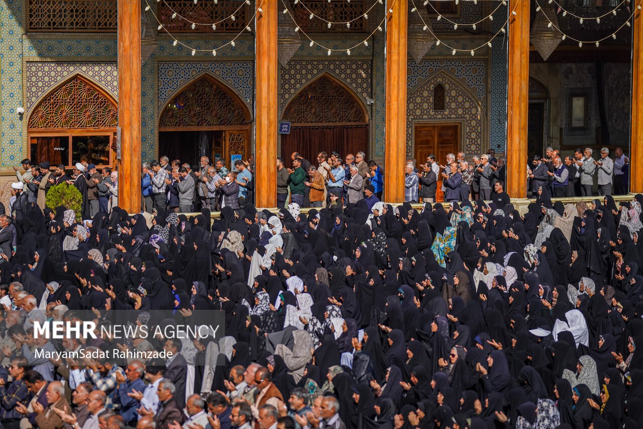 عکس/ اقامه نماز باران در حرم مطهر شاهچراغ(ع)