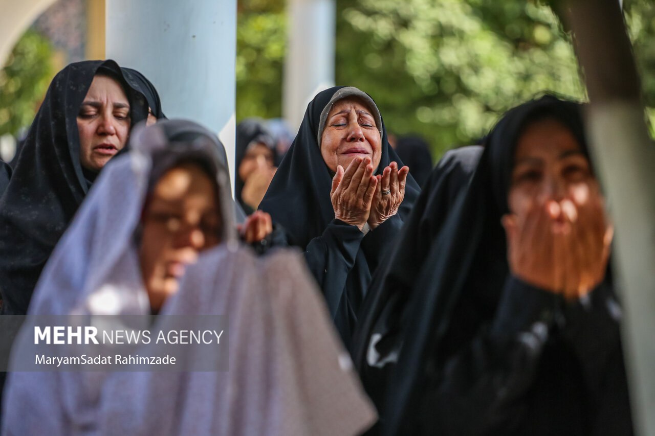 عکس/ اقامه نماز باران در حرم مطهر شاهچراغ(ع)