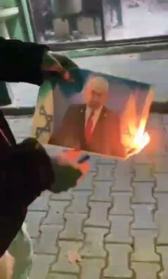 کارزار جهانی آتش‌زدن عکس نتانیاهو به پاکستان رسید