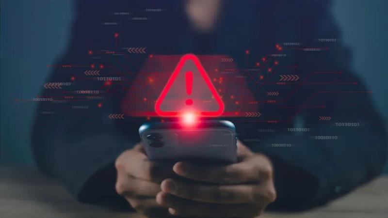 معاون ارتباطات شرکت مخابرات: مردم حاضرند آب و برقشان قطع شود، ولی اینترنتشان نه!