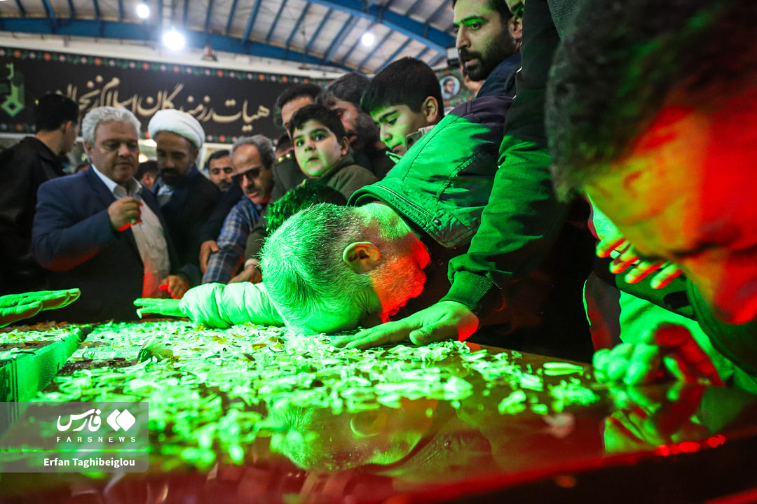 عکس/ استقبال زنجانی‌ها از دو شهید گمنام