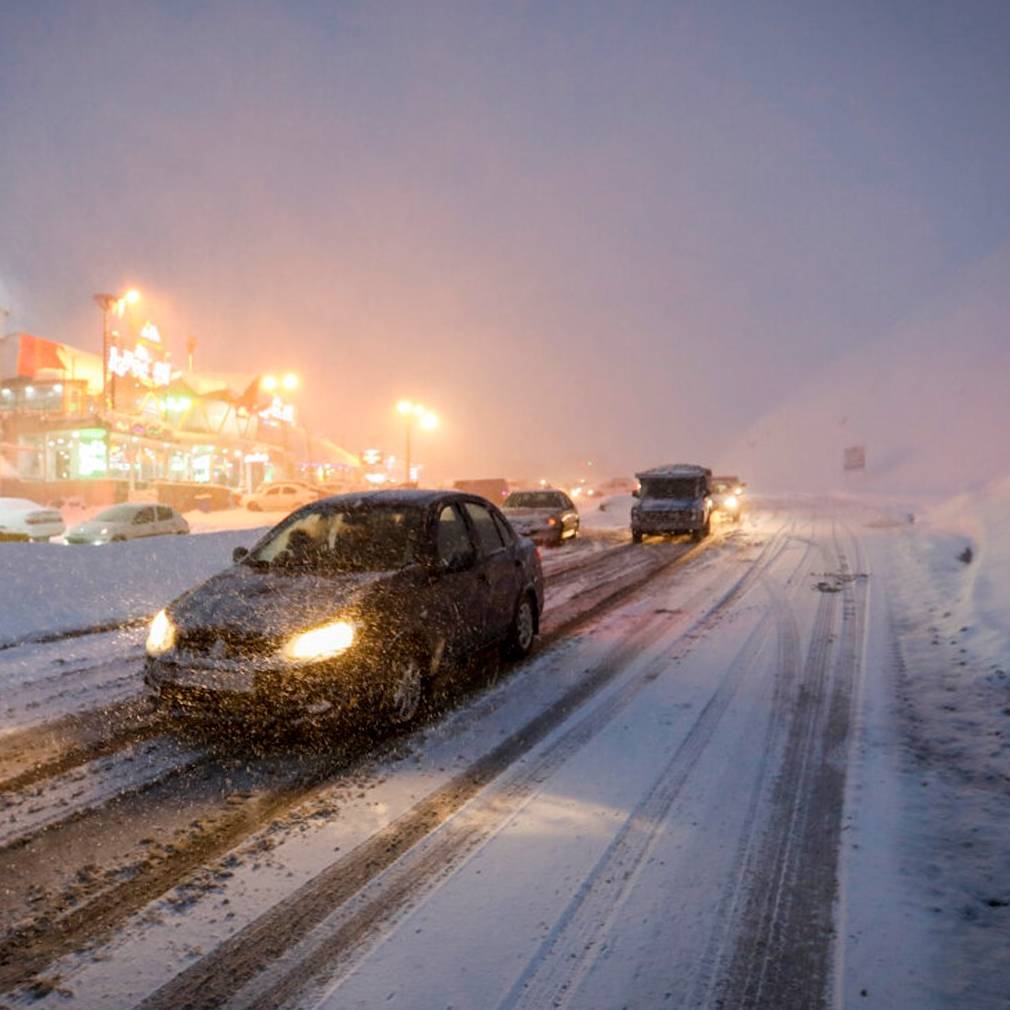بارش باران و برف در جادههای 10 استان