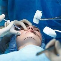 زیبایی در صف انتظار؛ چهرهسازی مدرن و رؤیای تأیید اجتماعی