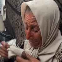 اشک‌های مادربزرگ فلسطینی بابت غرق شدن خیمه‌اش (زیرنویس فارسی)