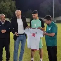 پیراهن شماره 100 تیم ملی بر تن طارمی