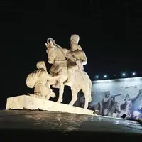 سرمقاله وطن امروز/ رونمایی مجسمهای که نقاب غربزدگی را کنار زد