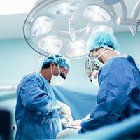 پزشکان لهستانی تومور ۱۶ کیلویی را از بدن یک بیمار خارج کردند