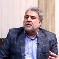 اظهارات جنجالی فلاحتپیشه؛ پدر در صداوسیما از اصول انقلاب دفاع میکند، آقازاده در خارج عکس لخت و عریان خودش را میگذارد!