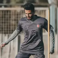 اسکوچیچ یک هافبک تازه وارد دارد