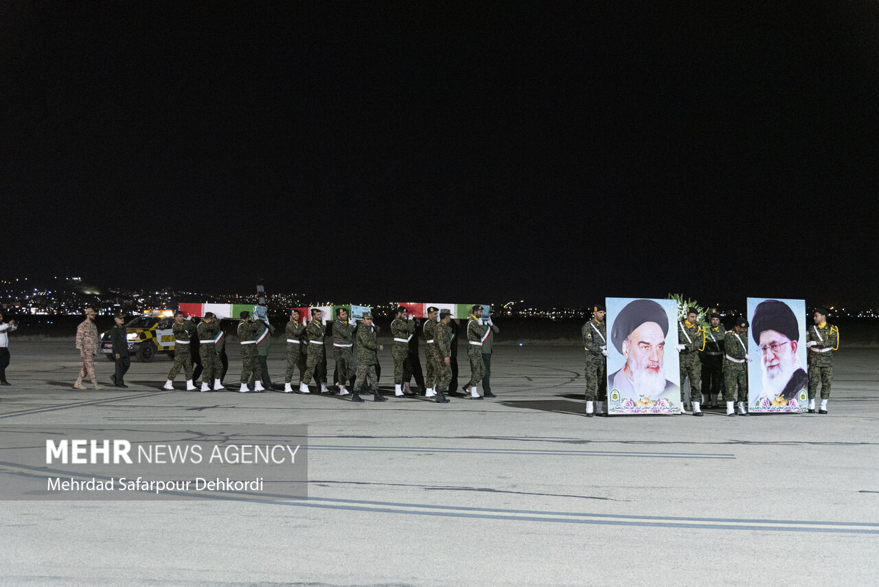 آیین استقبال از پیکر ۶ شهید گمنام دفاع مقدس در شهرکرد