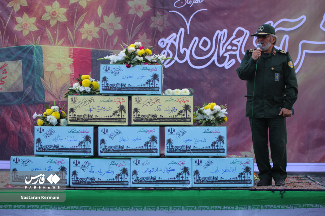 عکس/استقبال مردم کرج از ۱۰ شهید گمنام