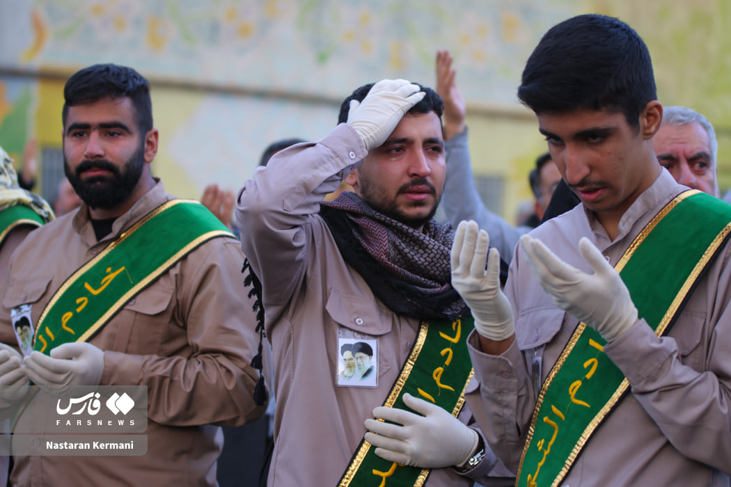 عکس/استقبال مردم کرج از ۱۰ شهید گمنام