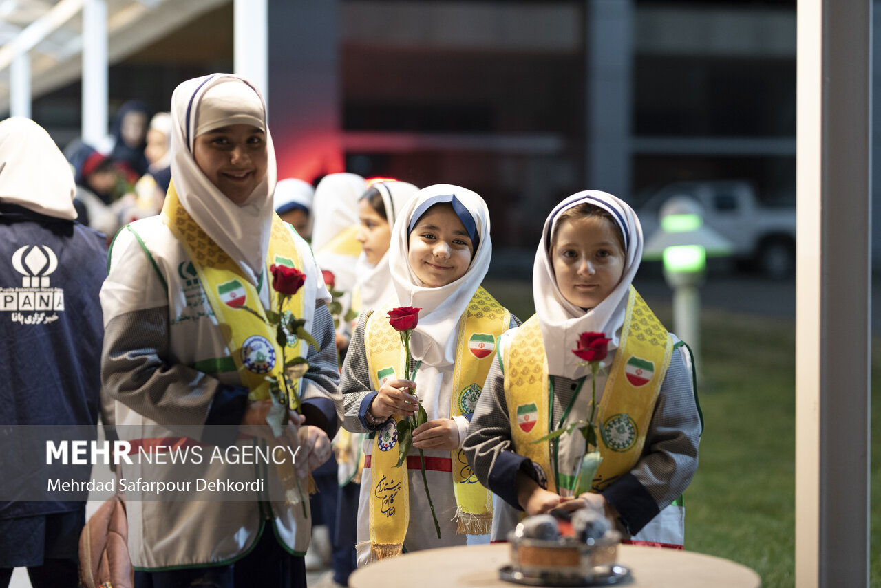 آیین استقبال از پیکر ۶ شهید گمنام دفاع مقدس در شهرکرد