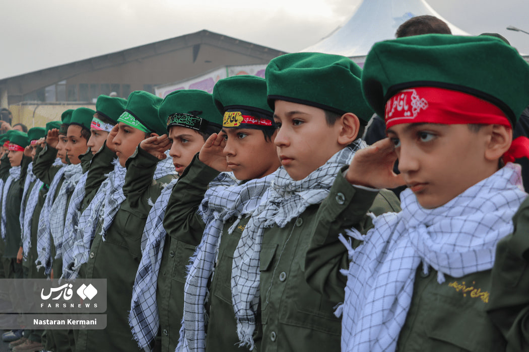 عکس/استقبال مردم کرج از ۱۰ شهید گمنام