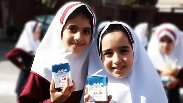 شیر مدارس بوشهر در انتظار تعیین تکلیف قیمت