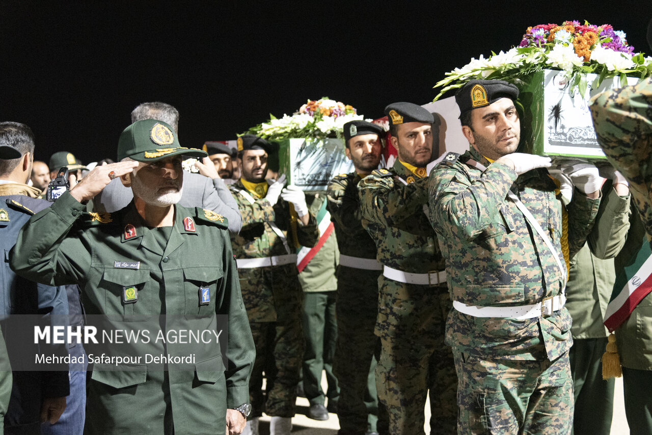 آیین استقبال از پیکر ۶ شهید گمنام دفاع مقدس در شهرکرد