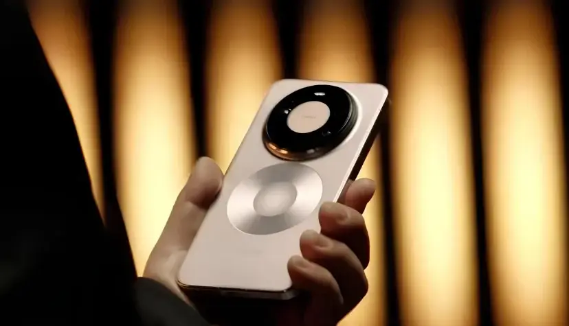 عجیبترین طراحی امسال؟ گوشی جدید هواوی با دو حلقه پشتی بهنمایش درآمد