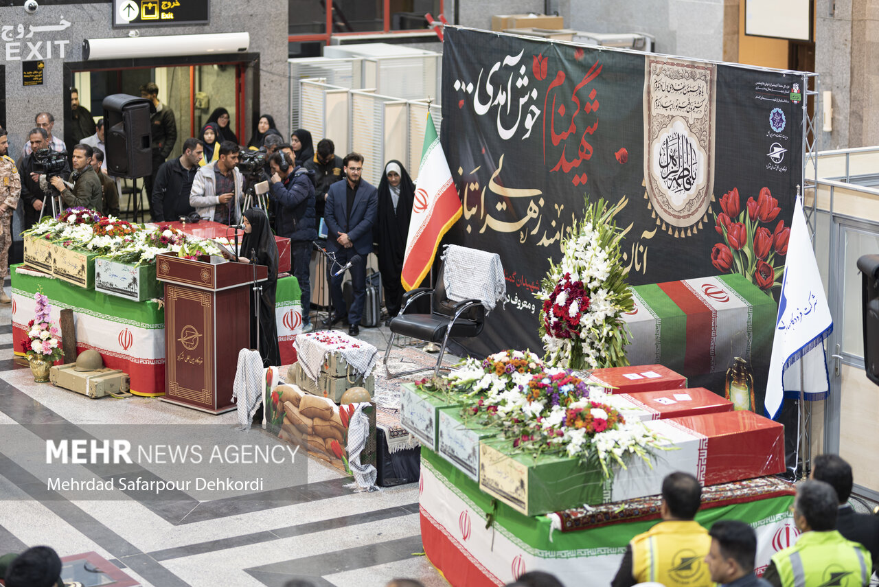 آیین استقبال از پیکر ۶ شهید گمنام دفاع مقدس در شهرکرد