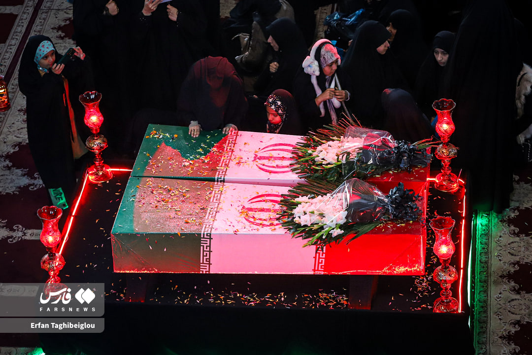 عکس/ استقبال زنجانی‌ها از دو شهید گمنام