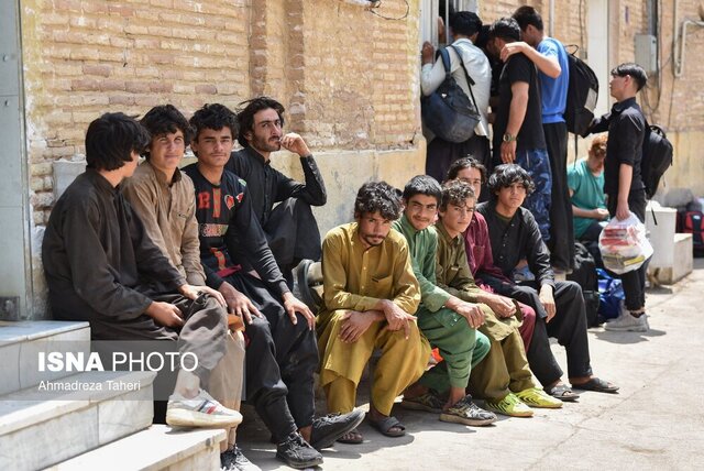 بازداشت اتباع غیر مجاز در نیمروز و زهک منطقه سیستان