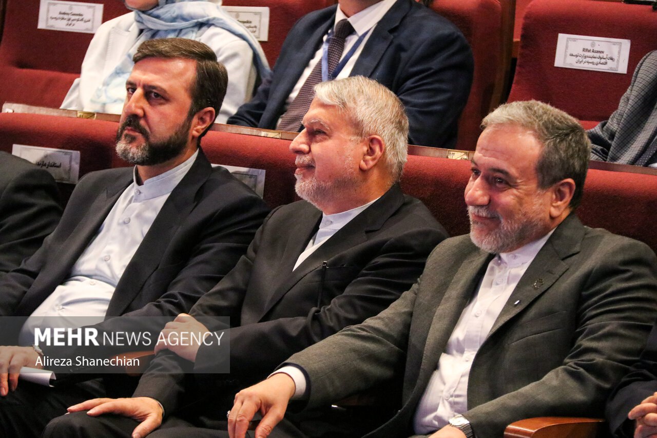 افتتاح اجلاسیه استانداران حاشیه دریای خزر در رشت