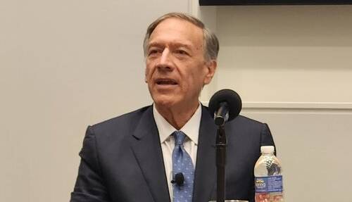 پامپئو مدعی شد: خلع سلاح اتمی کره شمالی فقط با مجوز چین اجرایی میشود