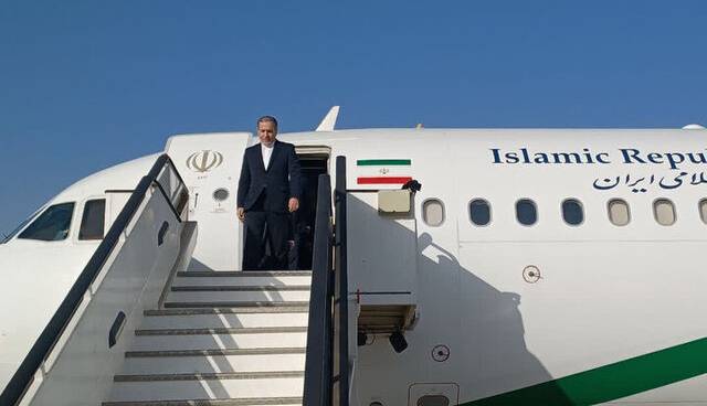 وزیر امور خارجه وارد گیلان شد