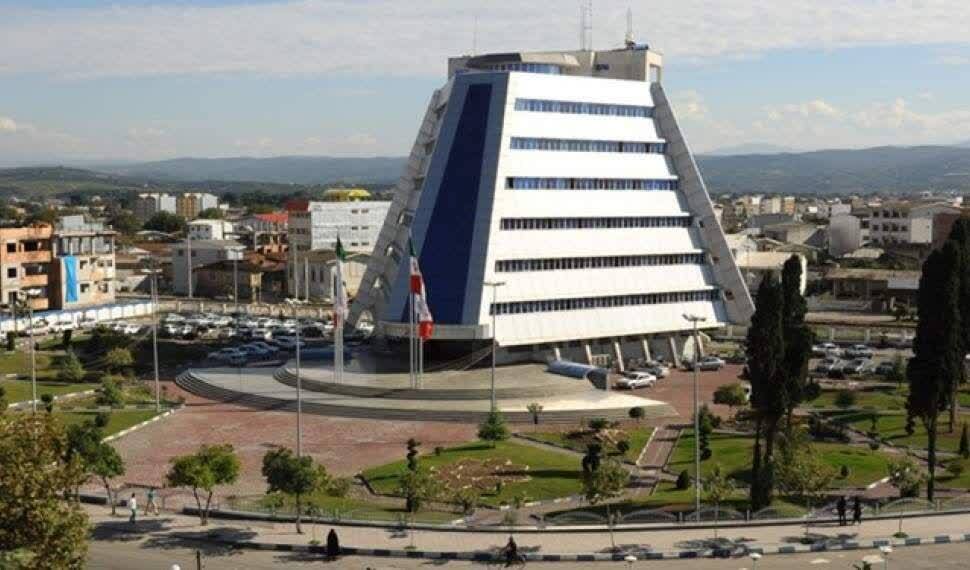 سقوط آسانسور در ساختمان شهرداری قائمشهر با ۴ سرنشین