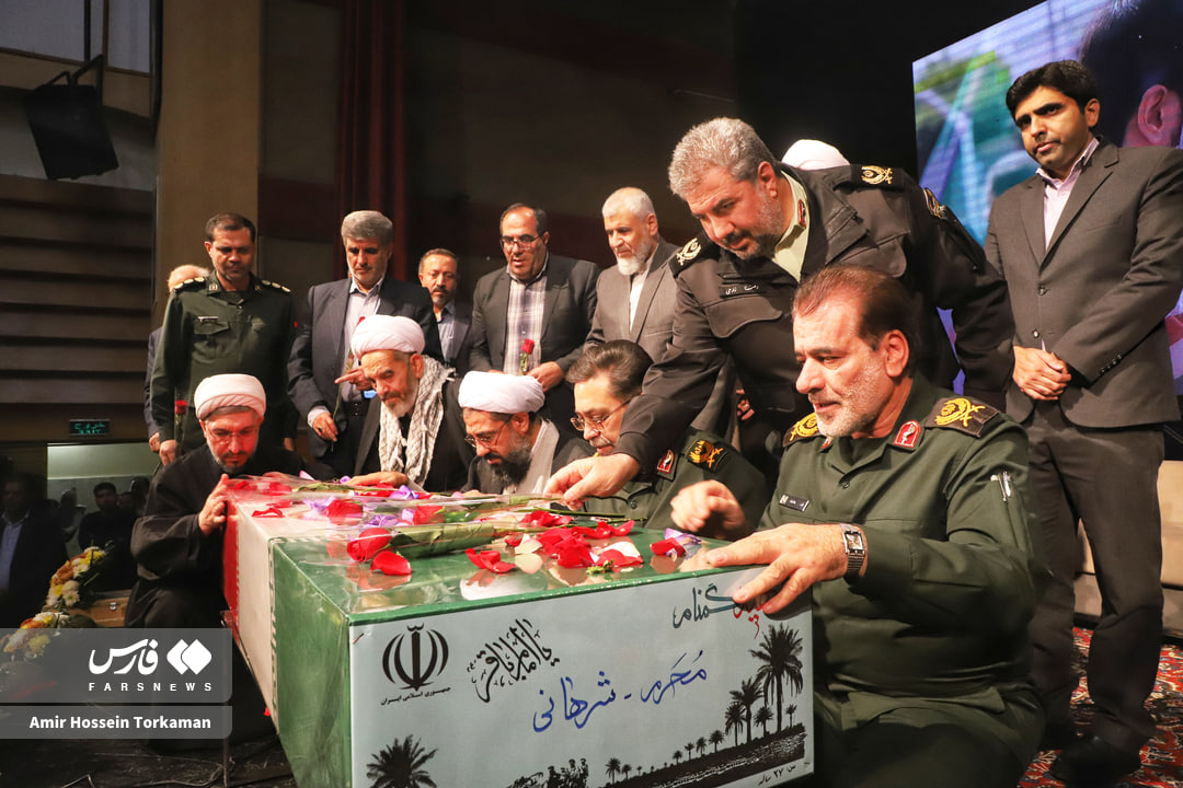 عکس/پیکر مطهر ۸ شهید گمنام در همدان