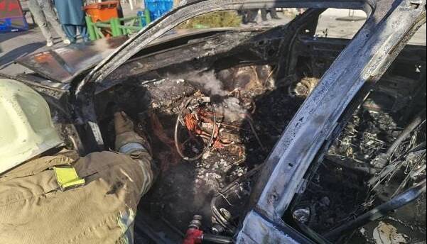 آتش سوزی ناگهانی پژو پرشیا در میدان آزادی