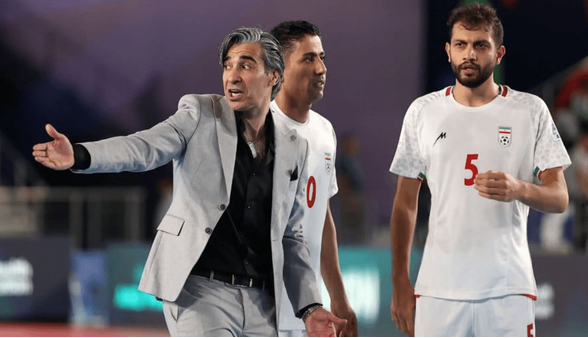 شمسایی: فردوسی‌پور برای دیده‌ شدن به در و دیوار می‌زند