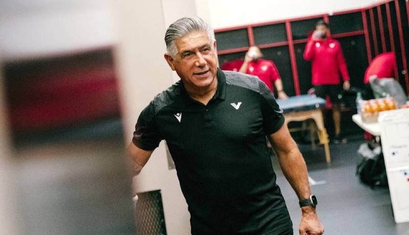 قطبی: ظاهرا 80 میلیون مربی در ایران داریم!