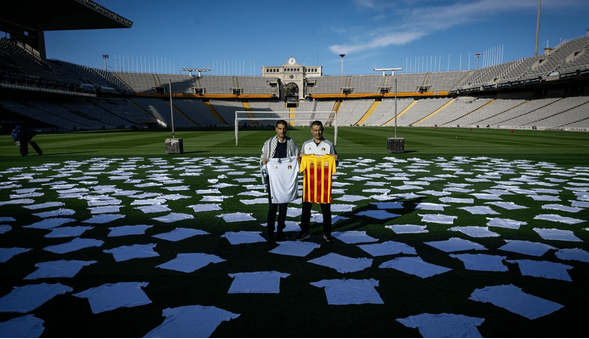 نمایش جنایت اسرائیل در ورزشگاه بارسلونا