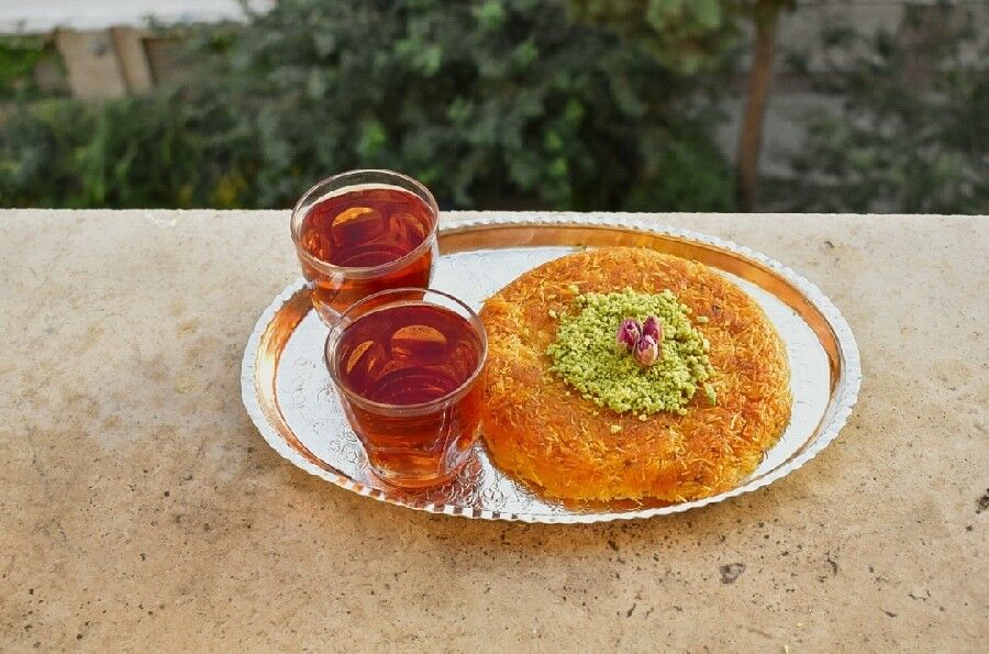 دستور تهیه کنافه با شربت زعفرانی داغ