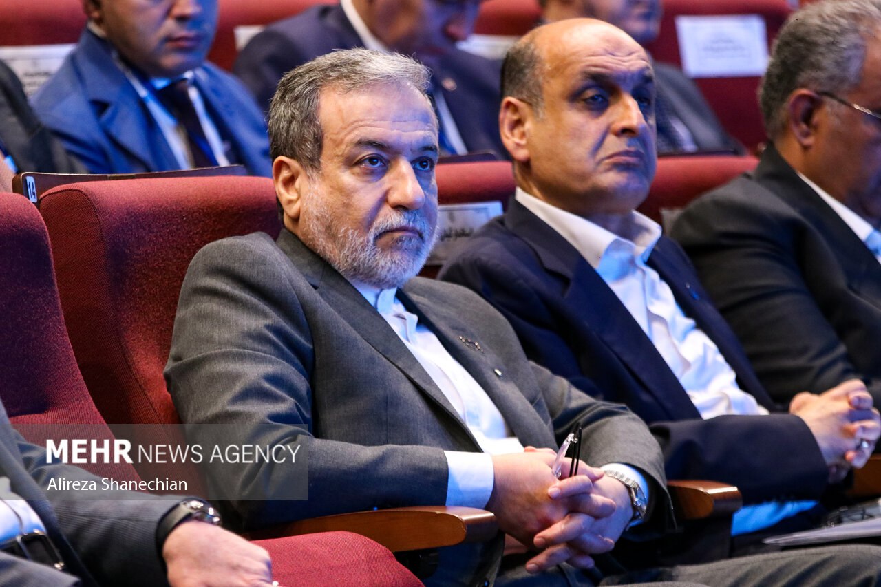 افتتاح اجلاسیه استانداران حاشیه دریای خزر در رشت