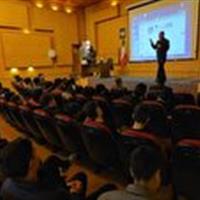 تأکید بر رعایت ایمنی و استفاده از کلاه ایمنی در بین دانش‌آموزان میبد