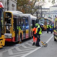 برخورد ۲ تراموا و یک اتوبوس در پایتخت لهستان؛ ۲۳ نفر زخمی شدند